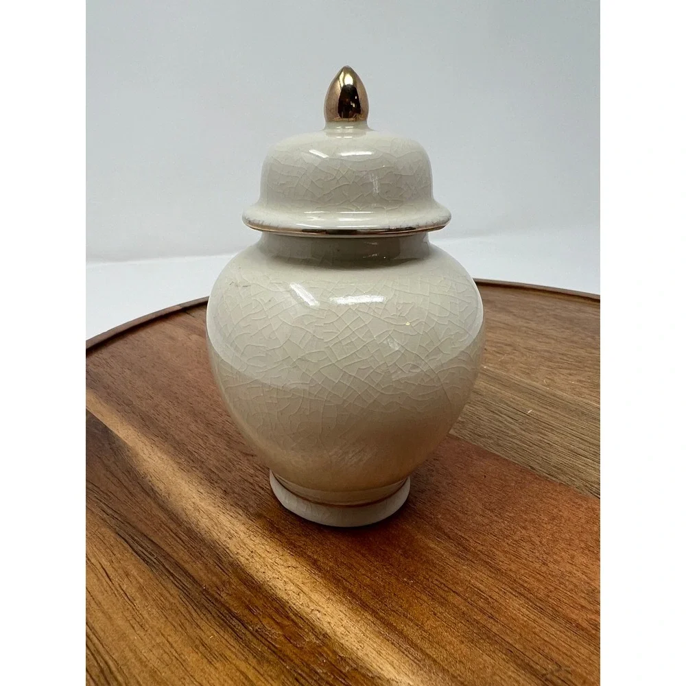 Kutani Japan‎ Ginger Jar Floral Design Cream Crackle Glaze Gold Lid